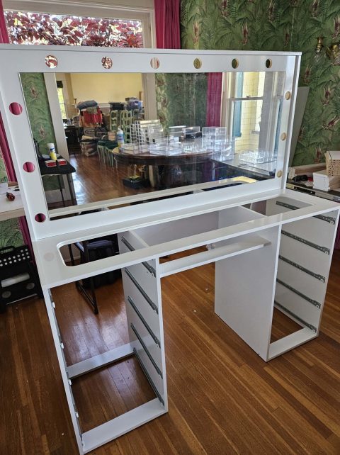 Desk glass makeup in process